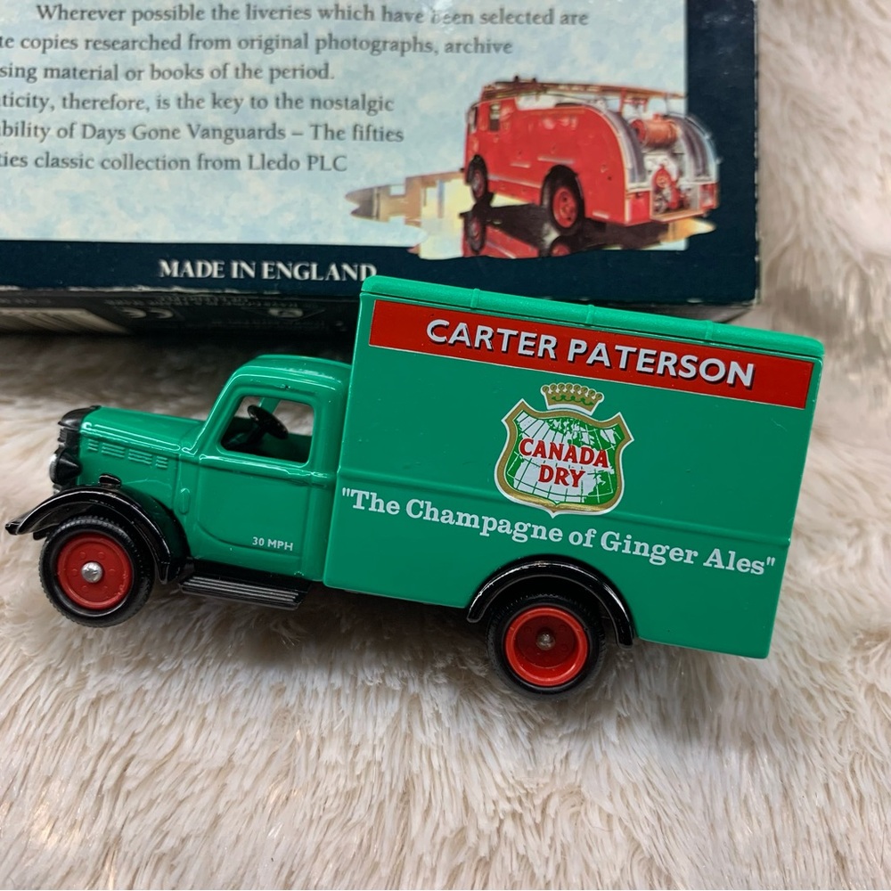 Days Gone Vanguards No. 59001 (1950)Bedford 30 CWT Van (“CANADA DRY GINGER ALE”)